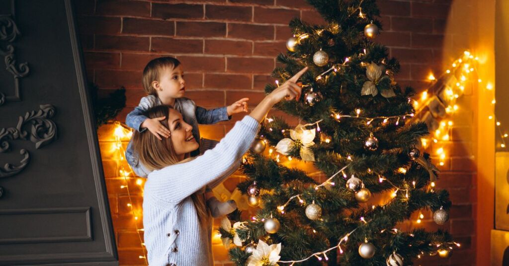 Christmas Tree Lighting Tips