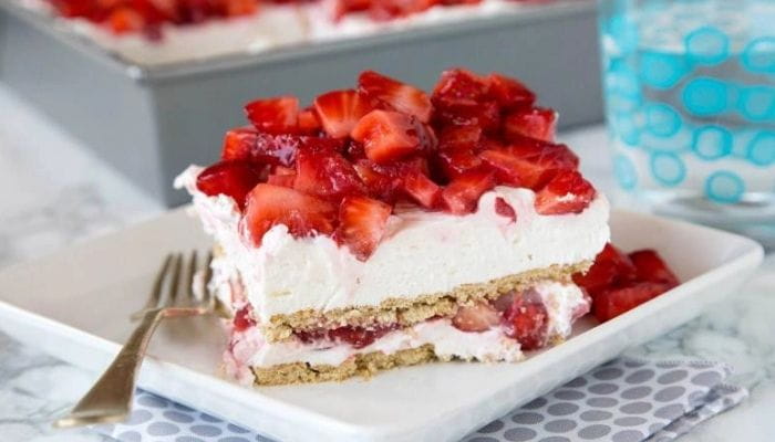 No-Bake Strawberry Cheesecake Lasagna