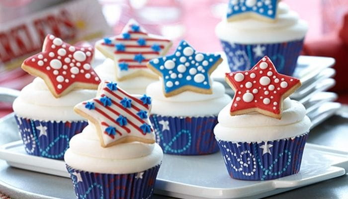 Star Cookie-Topped Cupcakes